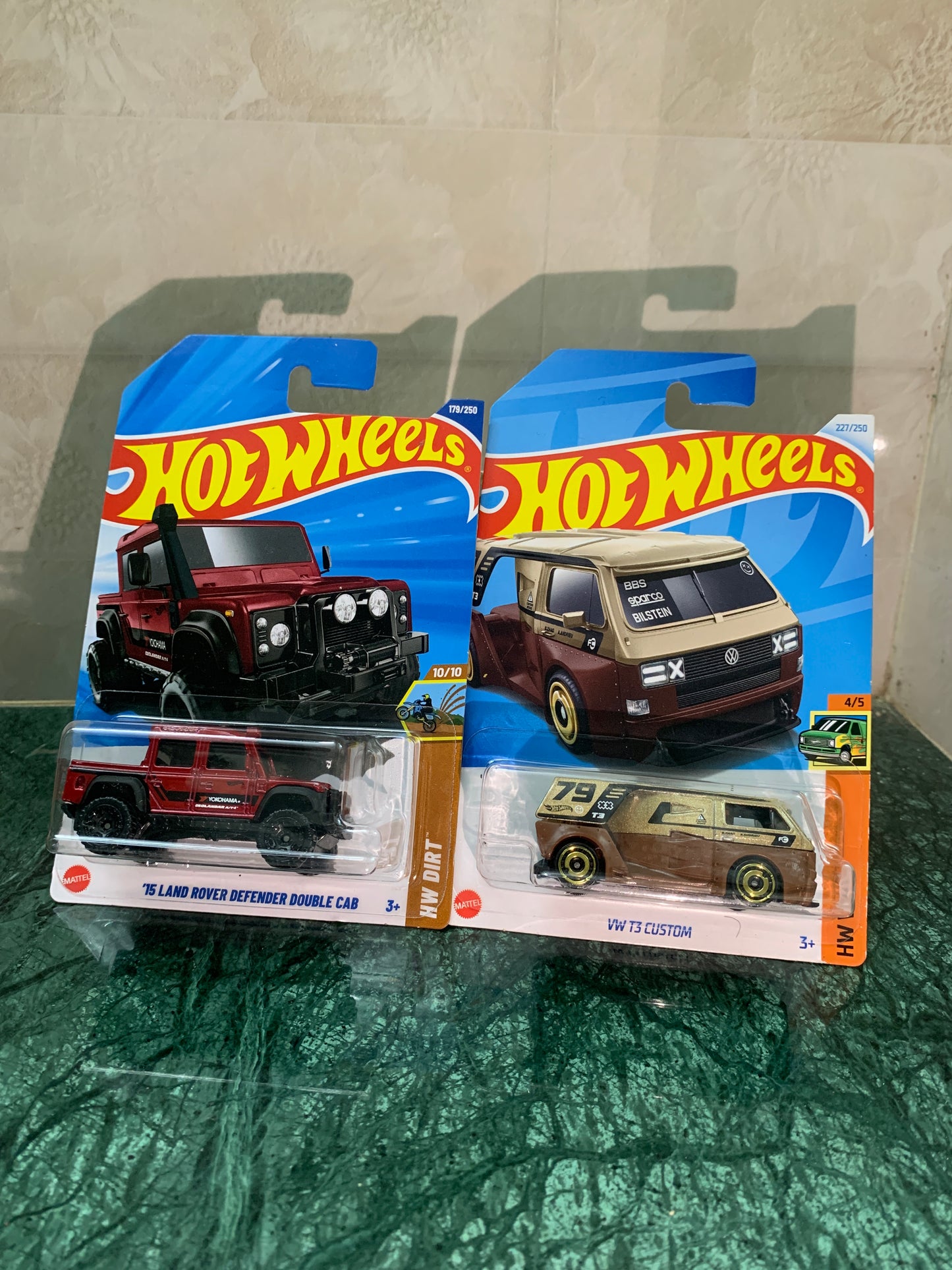 15 Land Rover Defender Double Cab & VW T3 Custom Combo